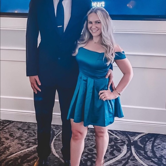 Tobi Dresses & Skirts - Silk Tobi Skater Dress